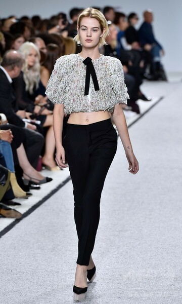 「ジャンバティスタ・ヴァリ」17年春夏