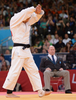 ロンドン五輪は1日、エクセル（ExCeL London）で柔道男子90キロ級準々決勝が行われ、日本の西山将士（Masashi Nishiyama）は韓国の宋大男（Song Dae-Nam、ソン・デナム）に敗れ、準々決勝で敗退した。

敗戦を喫し、汗をぬぐう日本の西山将士（2012年8月1日撮影）。(c)AFP/JOHANNES EISELE