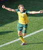 2010年サッカーW杯南アフリカ大会（%%2010 World Cup%%）1次リーグD組、ガーナ対オーストラリア。試合は1-1の引き分けに終わった。写真は前半11分に先制点を決めて喜ぶオーストラリアのブレット・ホルマン（%%Brett Holman%%）。（2010年6月19日撮影）(c)AFP/GABRIEL BOUYS