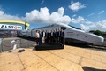 仏西部ラロシェルにある鉄道車両大手アルストムの工場で公開されたフランス国鉄向けの次世代高速鉄道車両「TGV M」（2022年9月9日撮影）。(c)XAVIER LEOTY / AFP