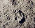 アポロ11号（Apollo XI）のエドウィン・オルドリン（Edwin Aldrin）宇宙飛行士が月面上に残した足跡（1969年7月20日撮影）。(c)AFP/NASA