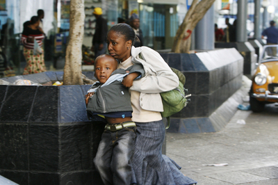 ヨハネスブルクで外国人襲撃、12人死亡 特にジンバブエ人が標的