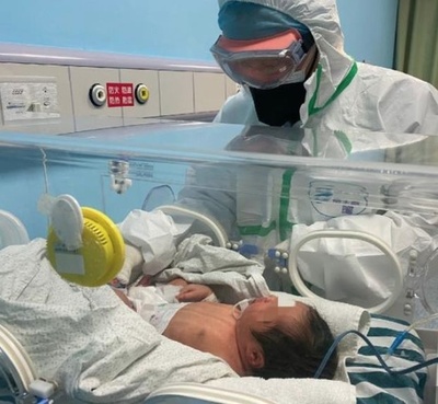 生後30時間の新生児が新型ウイルス感染、母子感染か 中国・武漢