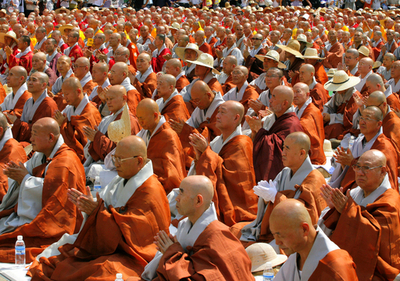 「政府は仏教を差別するな」、韓国で僧侶の大規模デモ