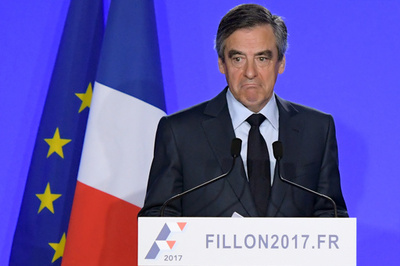 仏当局、フィヨン元首相を訴追 架空雇用疑惑で