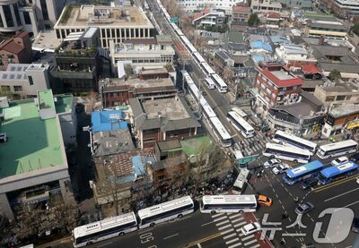 朴槿恵氏の弾劾時に4人死亡…4日の尹大統領審判に向け警察・消防が「総力態勢」