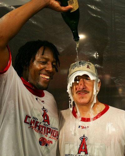 エンゼルス マリナーズを降しア・リーグ西地区優勝