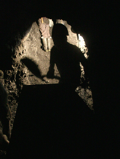 エクアドル南部の金鉱で爆発、死者7人