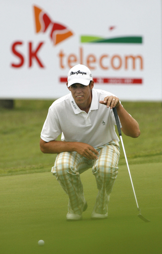 SKテレコムオープン2007開幕を控え出場予定選手らが練習ラウンドに臨む