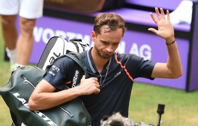 メドベージェフ、ウィンブルドン前哨戦8強止まり 独ハレ大会