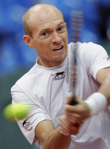 ジョコビッチの途中棄権によりダビデンコが勝利　ロシアが3勝1敗で準々決勝進出