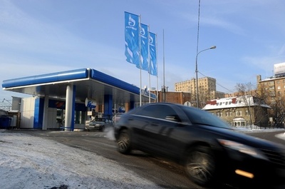 ロシア8歳少女、雪景色を時速100キロで疾走 警察が捜査