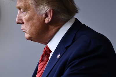 米ホワイトハウス近くで発砲 トランプ氏、会見を一時退席