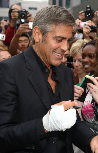 ジョージ・クルーニー、デイモンの「最もセクシーな男性」奪還へ協力誓う