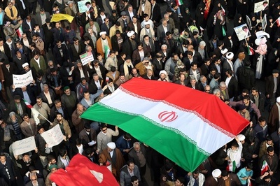 イラン各地で政府支持派が大規模デモ、暴動の終結宣言受け