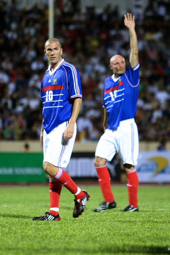 1998年W杯優勝メンバーがチャリティーマッチに集結