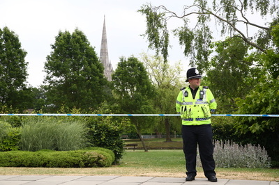 「何が起こっているのか？」 静かな町を再び襲った謎の事件 英