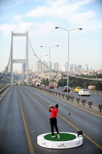 世界4位の長さ誇るつり橋 トルコで開通 大統領も式典に出席 写真3枚 国際ニュース Afpbb News