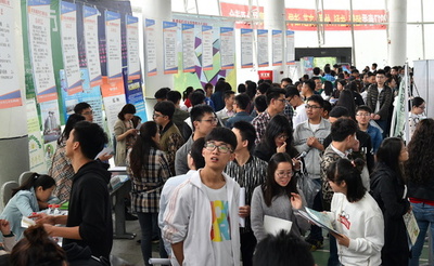 「スラッシュ青年、身近にいる」が過半数　中国の民間調査