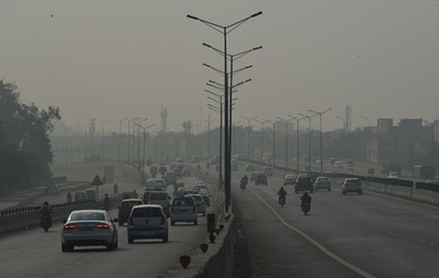 インド、首都圏の煙霧でホームレスにマスク1万枚 専門家は効果疑問視