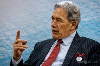 NZ外相、中国系議員への「自分の国へ帰れ」発言を徹底して正当化