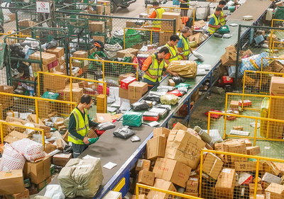 中国の宅配便取扱量が年間1500億件を突破 1人当たり100件超に