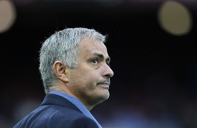 10人になったチェルシーが今季5敗目、モウリーニョ監督も退席処分