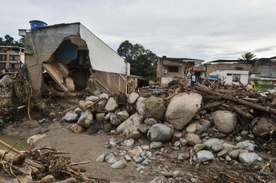 コロンビア土砂崩れ、死者254人に うち43人が子ども