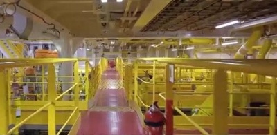 新型海上浮体式海洋石油生産貯蔵積出船、出港 中国