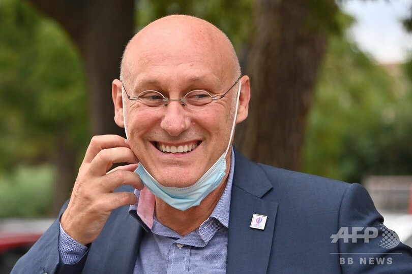 仏ラグビー連盟会長を釈放、会見で涙 介入疑惑で警察が拘束