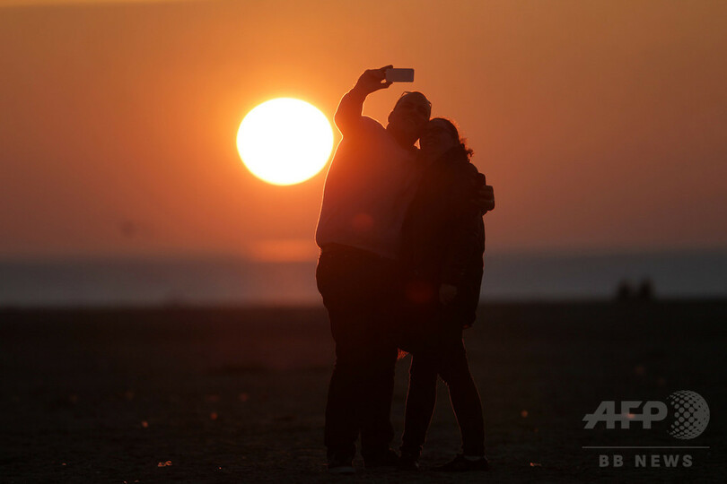 自撮り中の少女が川に転落 助けようとした両親も溺れる パキスタン 写真1枚 国際ニュース Afpbb News