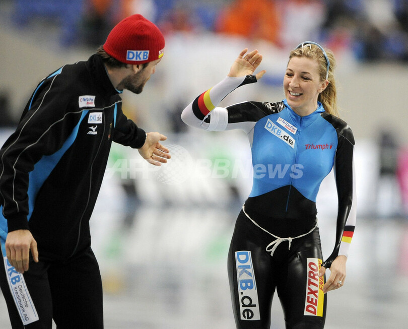 アンニ・フリージンガー 女子1000メートルを制し同大会2勝目