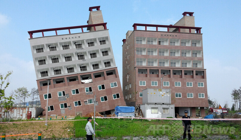 韓国で建設中のビル傾く 倒壊の恐れ 写真9枚 国際ニュース Afpbb News