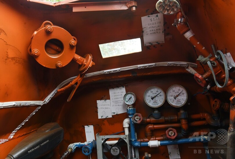 自慢の「オレンジサブマリン」、農家男性が潜水艇を手作り 中国