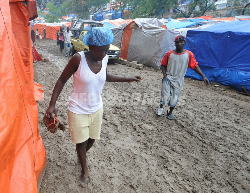 暴かれるハイチの秘密、国連派遣団の宿舎はクルーズ船