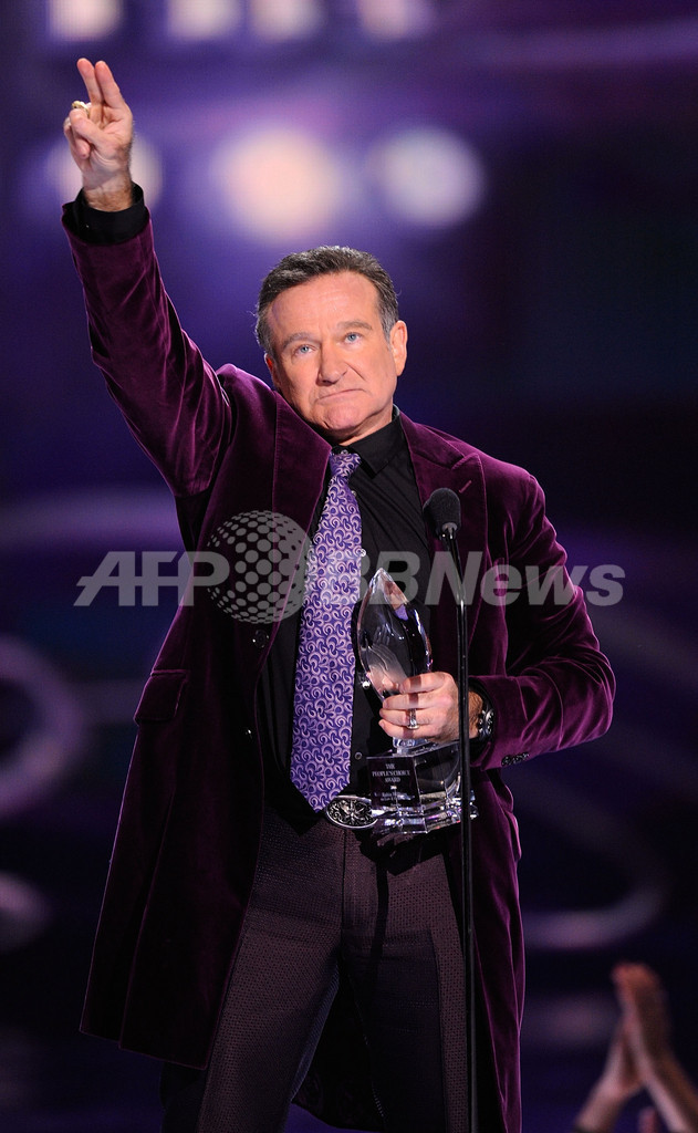 ロビン・ウィリアムズ、ツアー中断し心臓手術へ