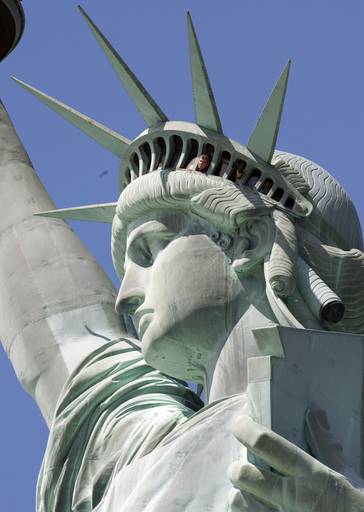 自由の女神、頭頂部の展望台が再開 写真16枚 国際ニュース：AFPBB News