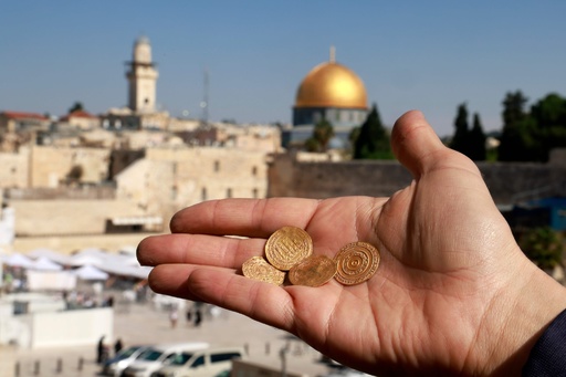 エルサレム「嘆きの壁」付近で1000年前の金貨発見 写真6枚 国際