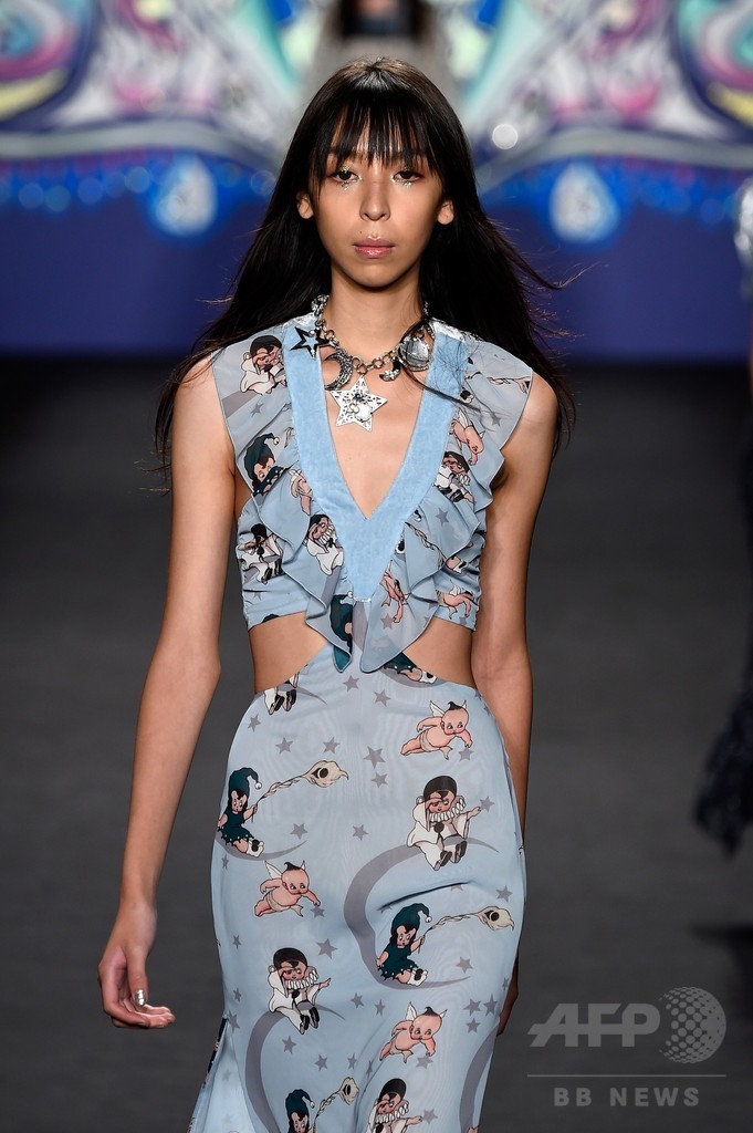 60年代ムード満載、「アナ・スイ」15年春夏