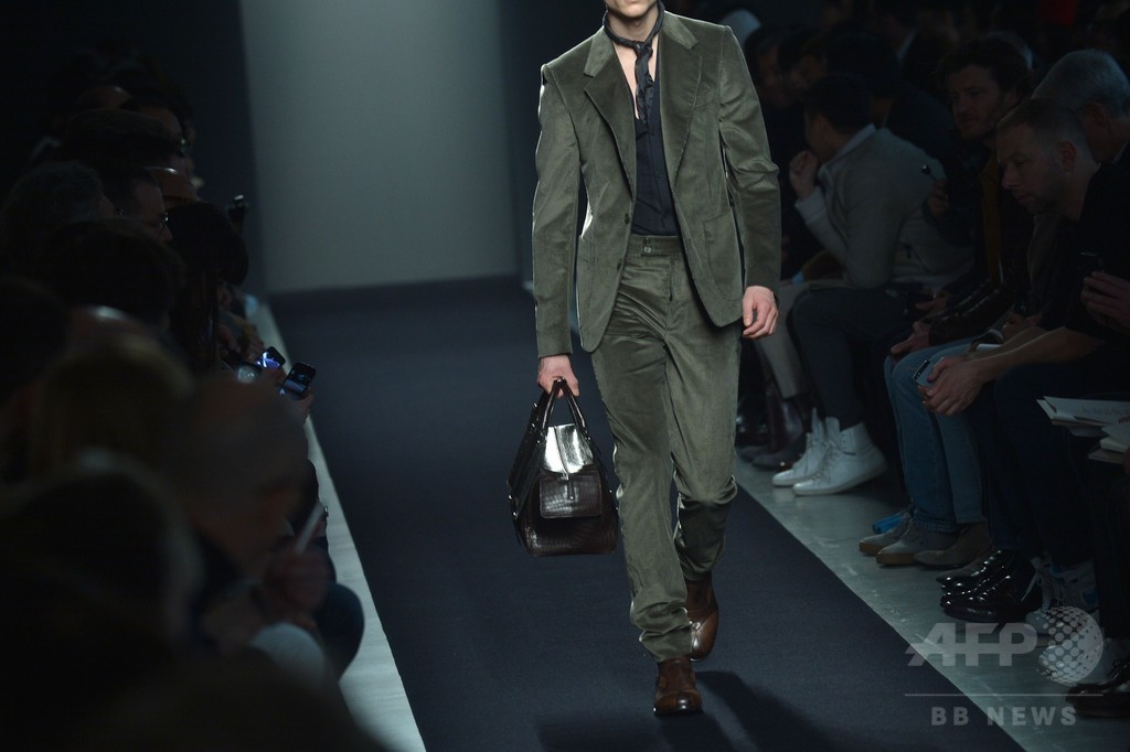 コーデュロイ素材で快適さを追求、「ボッテガ・ヴェネタ」15/16年秋冬メンズ