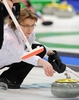 2010年%%バンクーバー冬季五輪%%、カーリング女子1次リーグ、日本対スイス。日本は4-10で敗れ、通算成績を3勝4敗とした。写真はストーンを投じるスイスのジャニーヌ・グライナー（%%Janine Greiner%%）。（2010年2月22日撮影）(c)AFP/TOSHIFUMI KITAMURA
