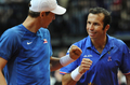 男子テニス、国別対抗戦のデビスカップ（Davis Cup 2012）は6日、ワールドグループ準々決勝が各地で行われ、チェコはセルビアとの通算成績をを2勝1敗とした。

チェコのラデク・ステパネク（Radek Stepanek）/トマス・ベルディハ（Tomas Berdych）組は6-4、6-2、7-6でセルビアのネナッド・ジモンイッチ（Nenad Zimonjic）/イリャ・ボゾリャッチ（Ilia Bozoljac）組に勝利した。

ポイントを奪い喜ぶチェコのラデク・ステパネク（右）とトマス・ベルディハ（2012年4月7日撮影）。(c)AFP/MICHAL CIZEK