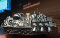 火星探査計画「エクソマーズ」の着陸探査機の3分の1スケールモデル。独ダルムシュタットの管制センターで（2016年10月19日撮影）。(c)AFP/THOMAS KIENZLE