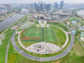 長沙市開福区馬欄山エリアにある鴨嘴公園（ドローンから、2025年4月10日撮影）。(c)Xinhua News
