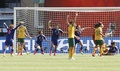 女子サッカーW杯カナダ大会・準々決勝、オーストラリア対日本。岩渕真奈のゴールに歓喜する日本の選手（2015年6月27日撮影）。(c)AFP/Getty Images/Kevin C. Cox