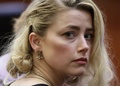 米バージニア州フェアファックス郡の裁判所で評決を待つ米女優アンバー・ハードさん（2022年6月1日撮影）。(c)EVELYN HOCKSTEIN / POOL / AFP 