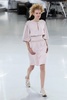 フランス・パリ市内で発表された「シャネル（CHANEL）」14年春夏オートクチュールコレクション（2014年1月21日撮影）。(c)AFP/PATRICK KOVARIK