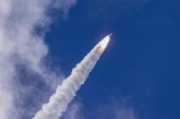 欧州の新型主力ロケット「アリアン6」、打ち上げに初成功