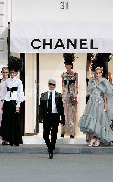 カール・ラガーフェルドがバレエ衣装をデザイン 写真1枚 国際ニュース