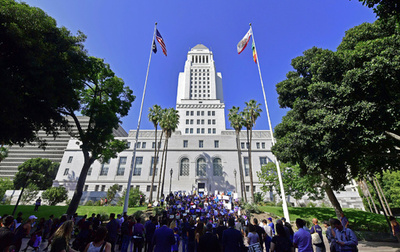 米LA市庁舎にネズミが大発生！ チフスの被害訴える声も